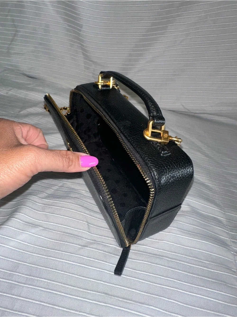 Tory Burch compact pebbled